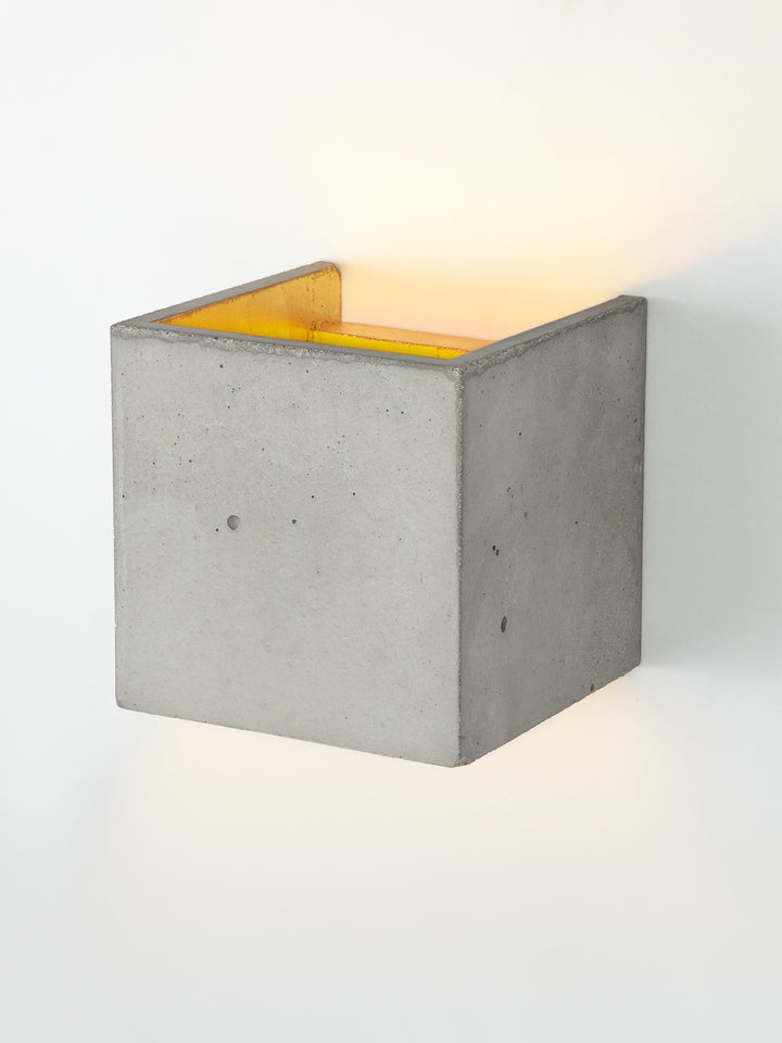 Aplica beton cubica gri deschis, L